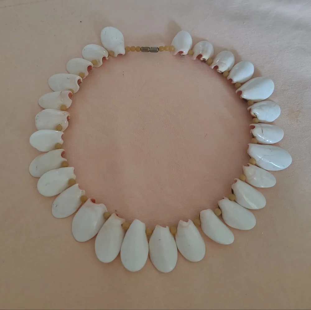 Vintage Luhuanus Strombus Spiral Strawberry Conch Shell Necklace Boho Beach - Picture 7 of 8